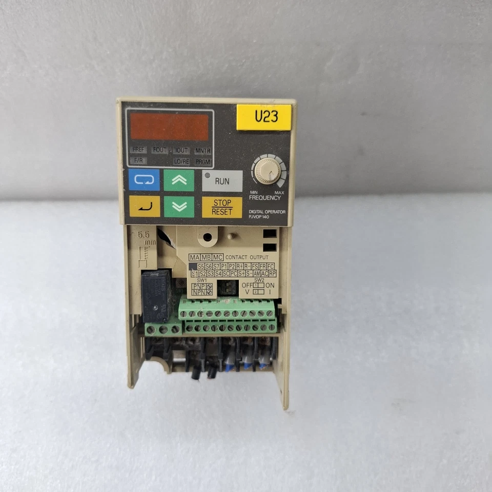 OMRON INVERTER 3G3MV-A2004 AC3PH 200-230V 50/60Hz 3.9A